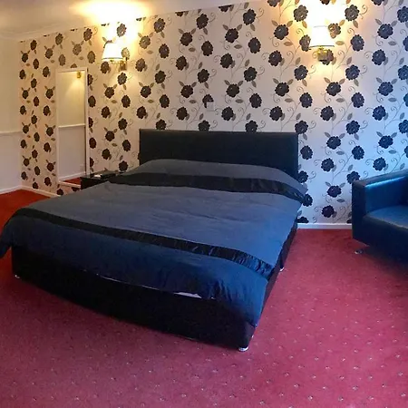 Отель The Highfield 3*