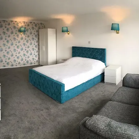 The Highfield 3*
