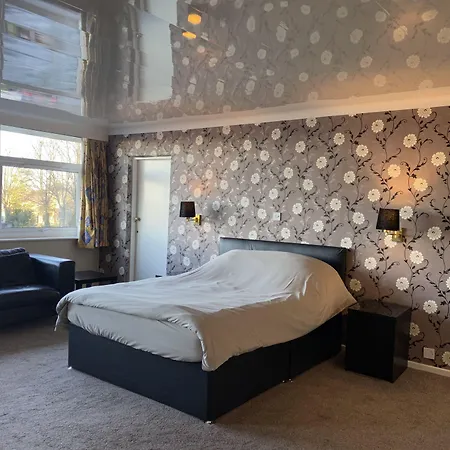 The Highfield 3*