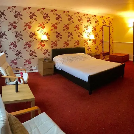 The Highfield 3*