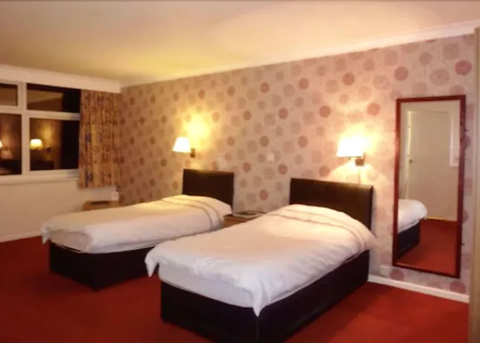 Отель The Highfield 3*